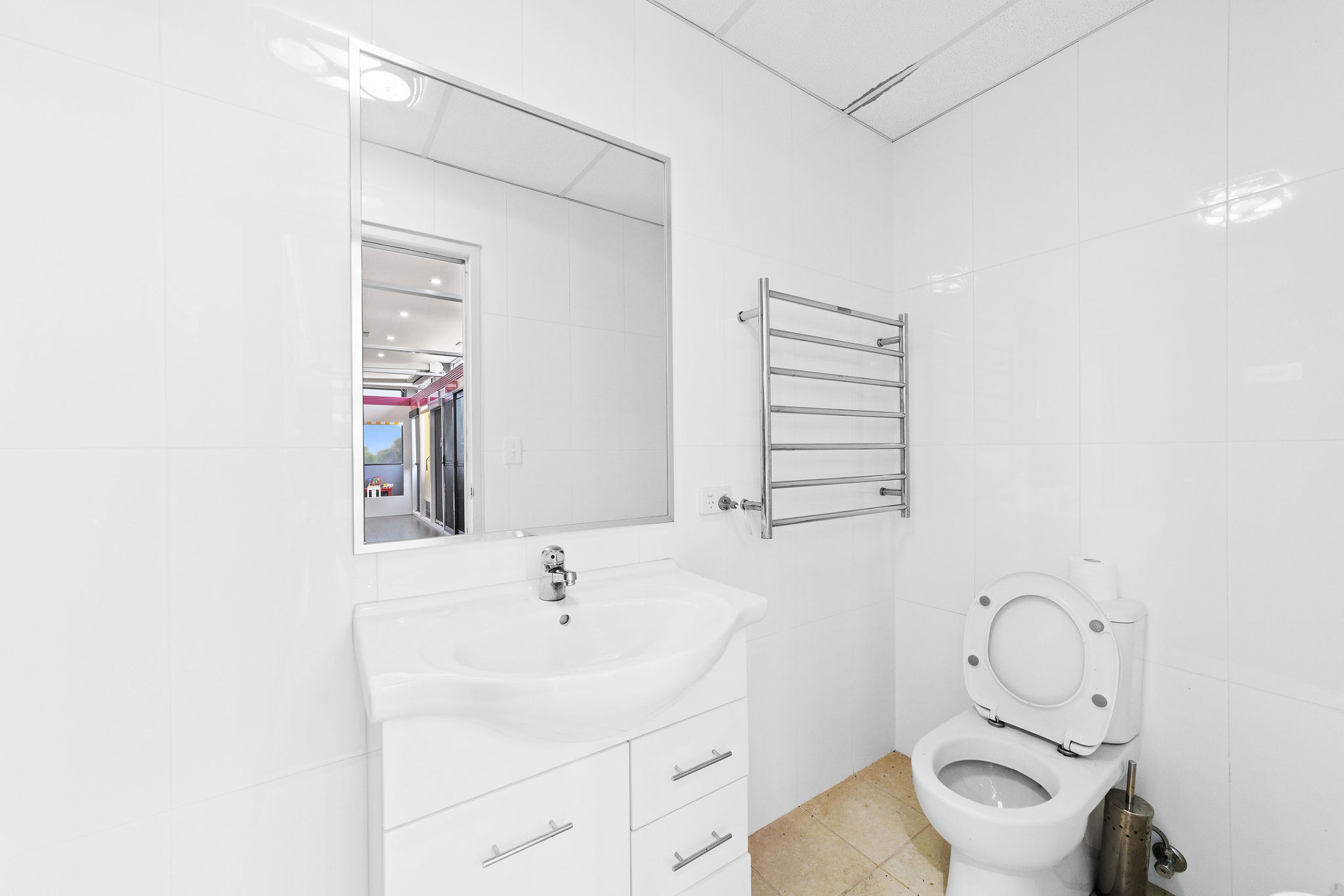 Corner position on Victoria Road, Drummoyne